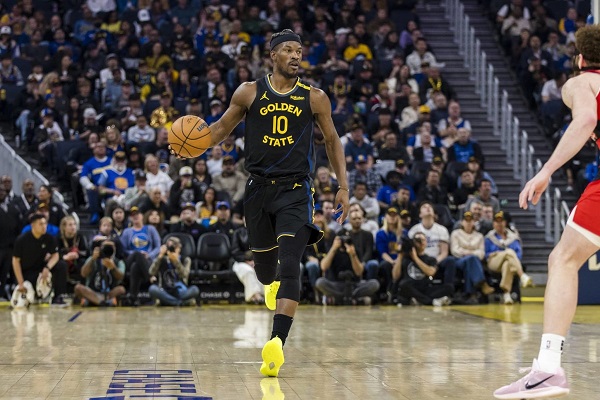 Jimmy Butler hävisi ensimmäisen pelin Miami Heatia vastaan